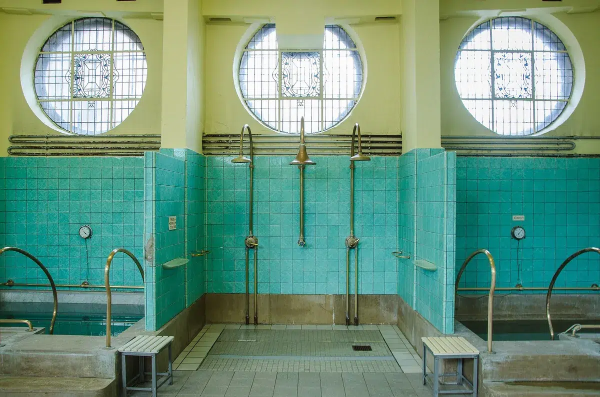 Accès à une douche publique gratuite pour préserver la dignité