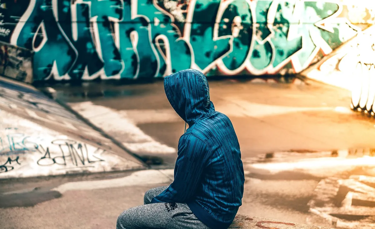 Démarche d'aller-vers d'une psychologue de rue auprès des jeunes