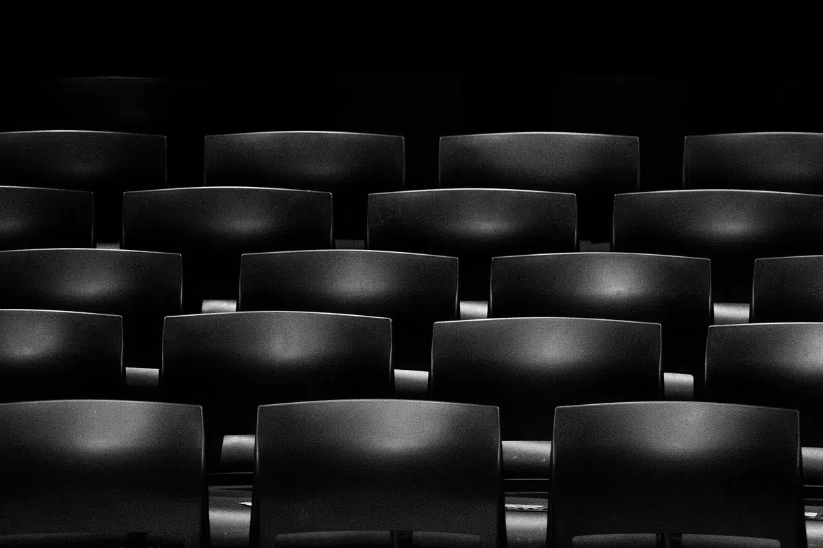 Séance de cinéma itinérant en milieu rural accessible à tous