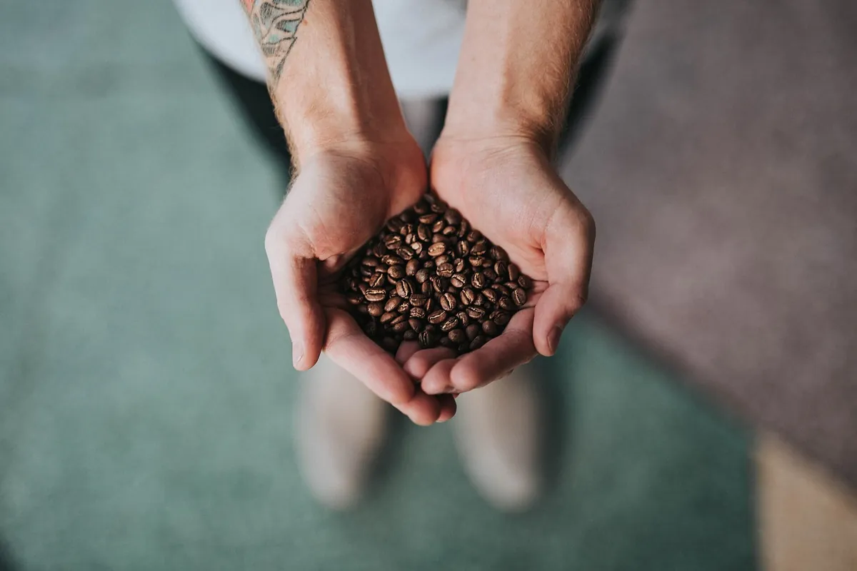Grains de café pour une participation réussie.