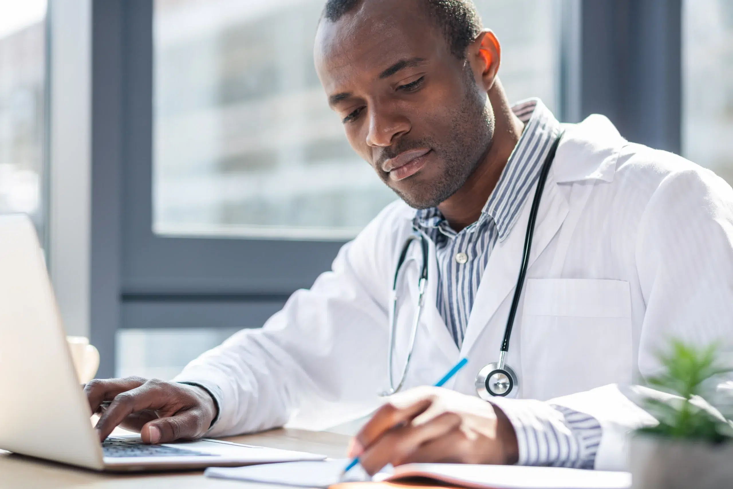 Téléconsultation dermatologique pour soins de la peau.
