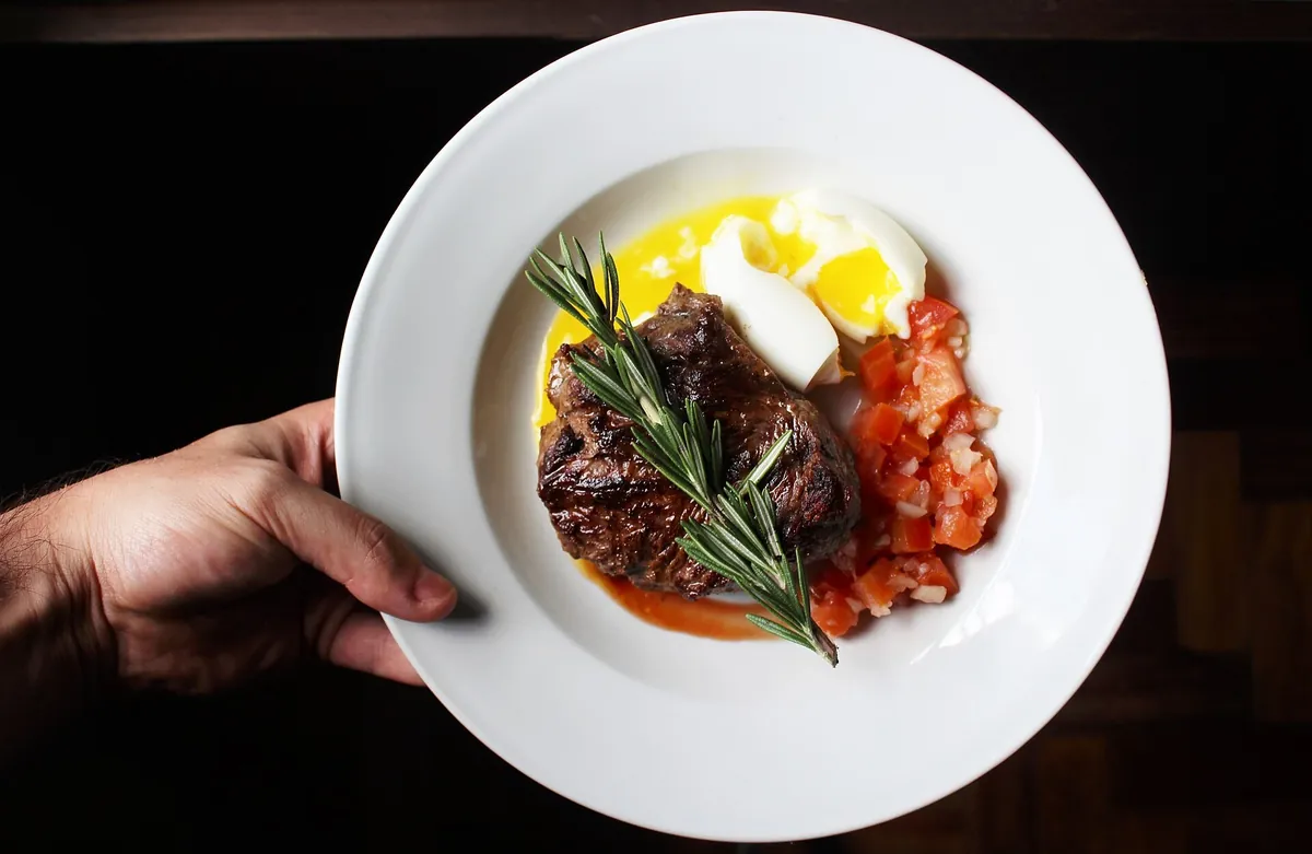 Repas solidaires : partage et convivialité autour d'un repas.