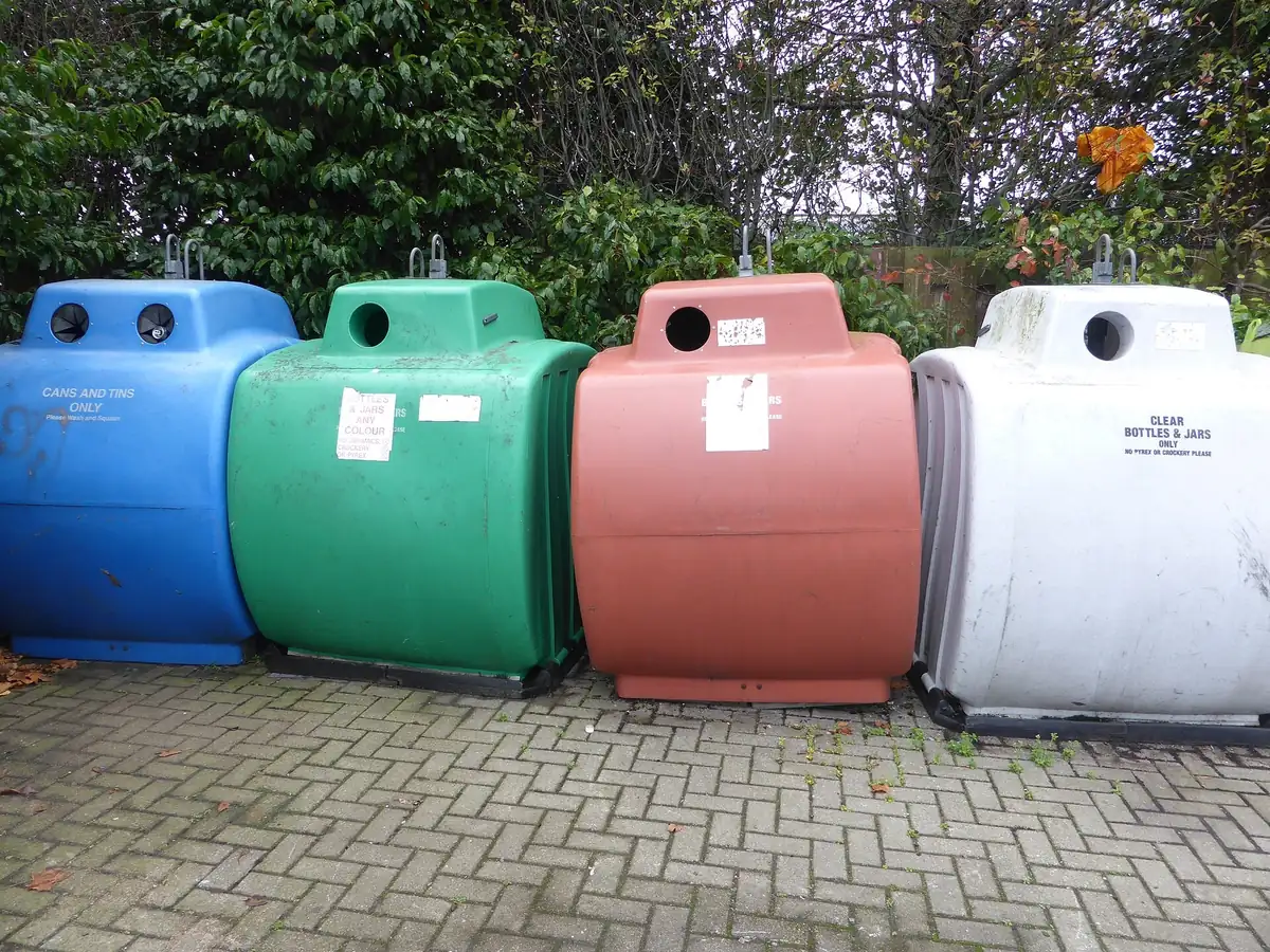 Gestes écologiques ludiques pour un avenir durable.